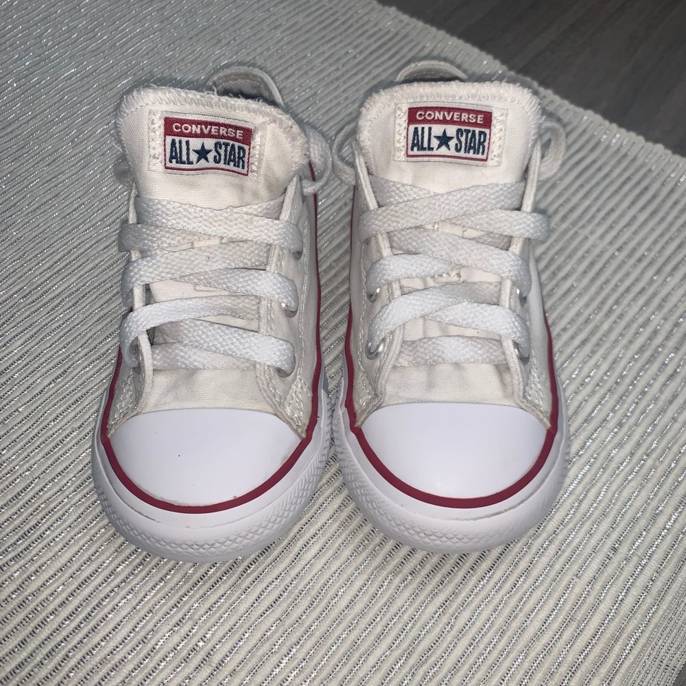 Toddler Converse sz 8